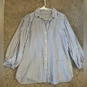 Blue and white pinstripe blouse | beachlunchlounge